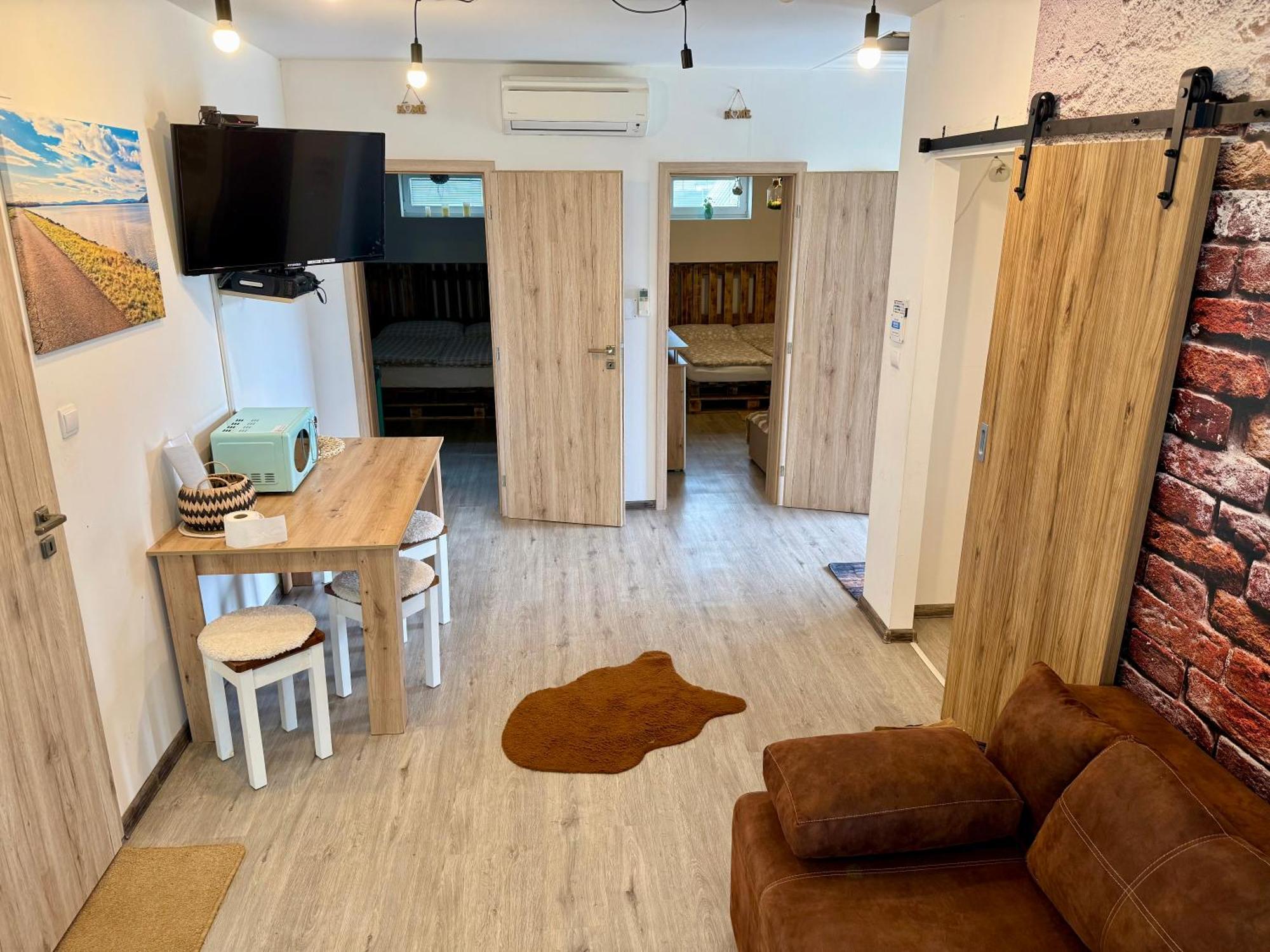 Apartmany Apollo Michalovce Bagian luar foto