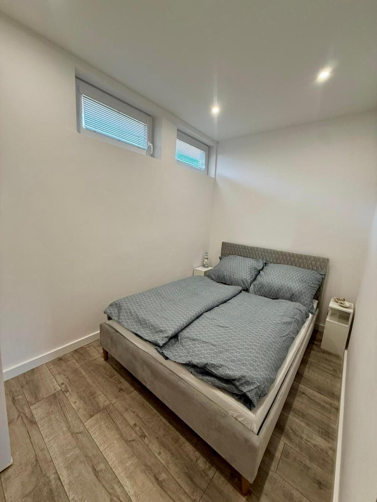 Apartmany Apollo Michalovce Bagian luar foto