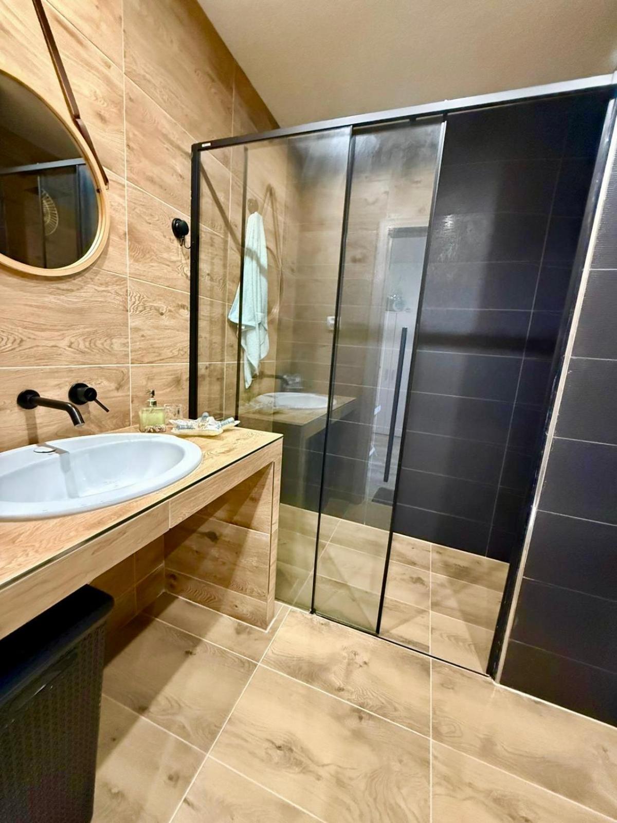 Apartmany Apollo Michalovce Bagian luar foto